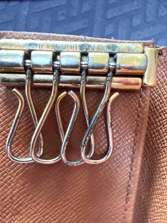 Louis Vuitton Monogram Canvas Key Pouch in Brown and Gold - 4 key - Picture 5 of 8